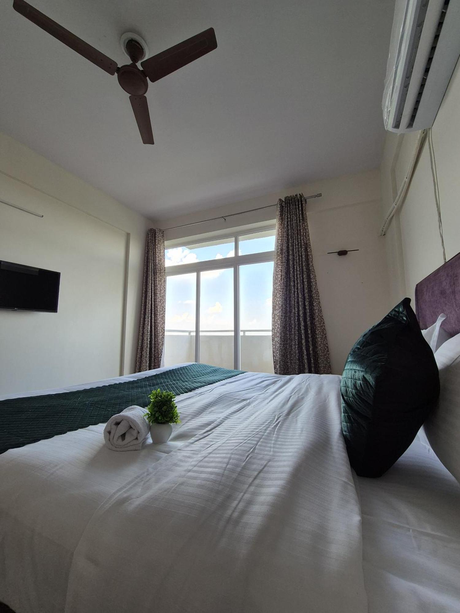 Apartemen Taj Serenity-cozy For 4 *