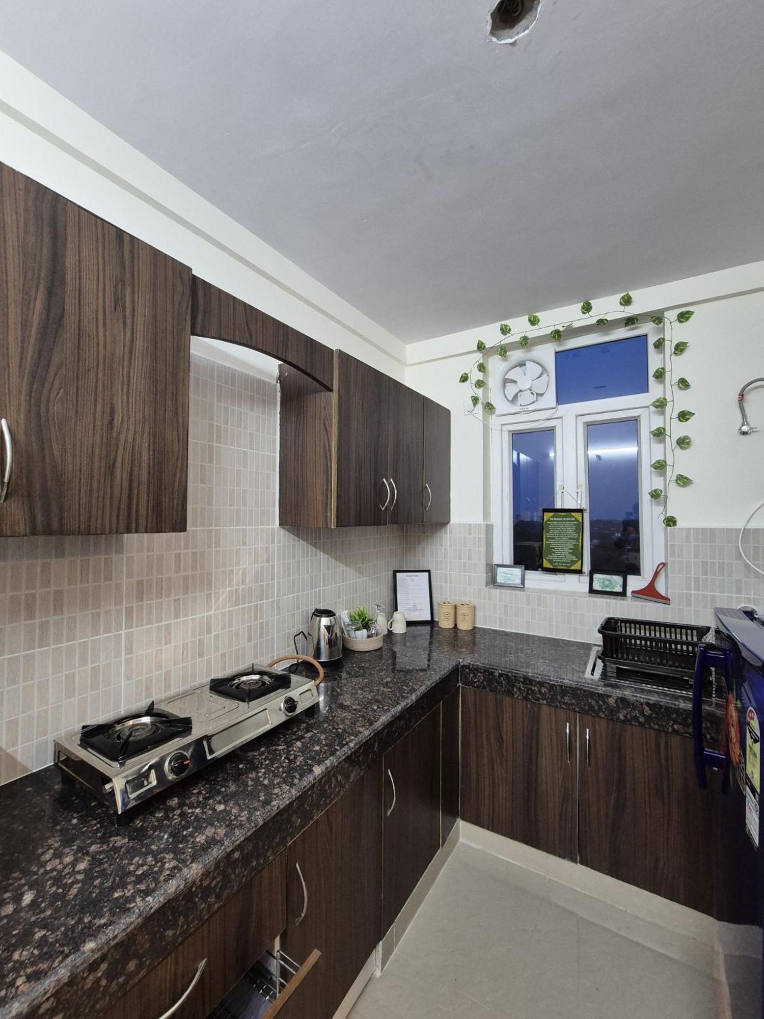 Apartemen Taj Serenity-cozy For 4 *