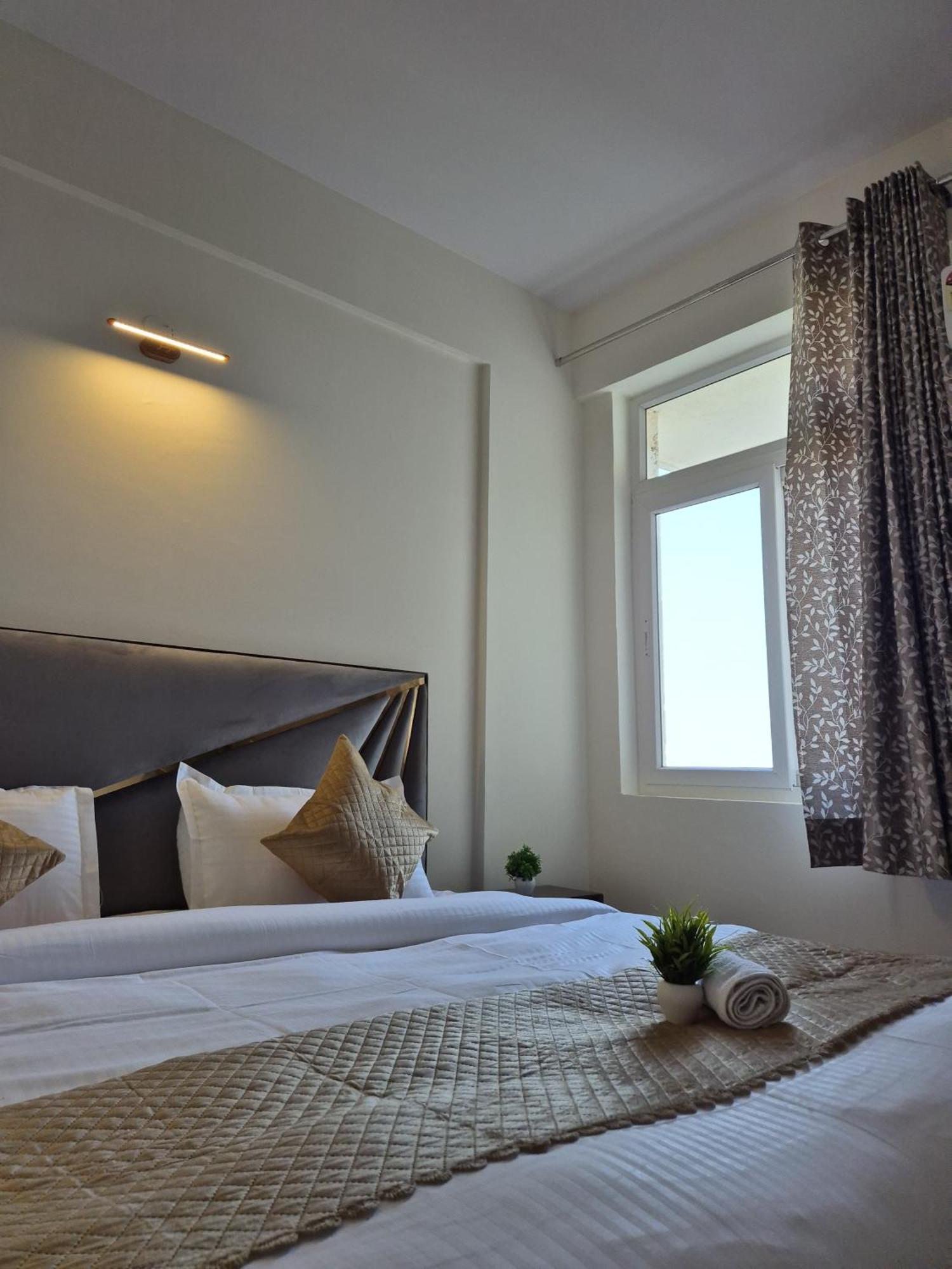 Apartemen Taj Serenity-cozy For 4 *